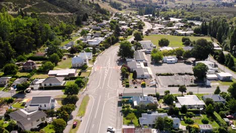 Carretera-Principal-En-Roxburgh,-Nueva-Zelanda