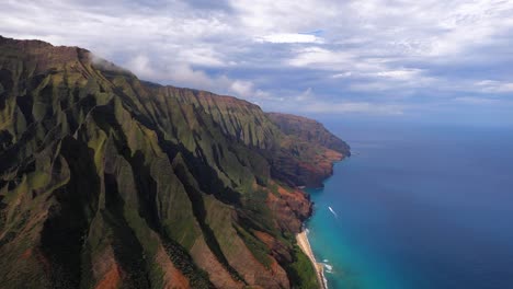 Na-Pali-Coast-Kauai,-Hawaii,-Estados-Unidos,-Impresionante-Vista-Aérea-De-La-Costa-Tropical