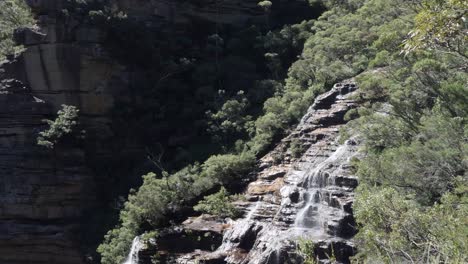View-of-wentworth-falls-in-the-blue-mountains,-Australia-during-a-sunny-day