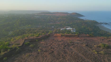 360D-Ansicht-Aus-Der-Vogelperspektive-Des-Hapora-Fort-In-Goa,-Indien