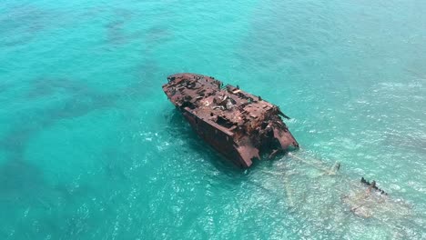 Rusted-Oil-Tanker-Left-On-Turquoise-Ocean-In-San-Andres-Island,-Colombia
