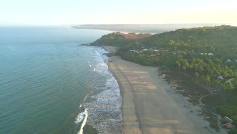 Chapora-Beach-Top-Wide-To-Closeup-View-En-Goa-India