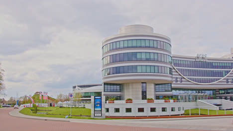 Panning-towards-the-beautiful-AFAS-software-headquarters-in-Leusden,-the-Netherlands
