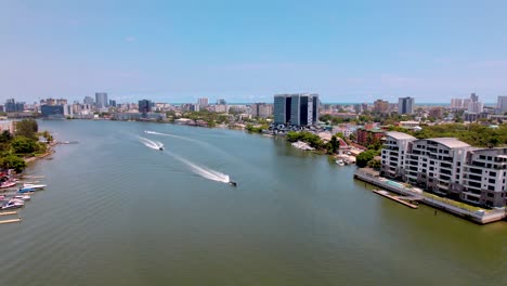 Ikoyi-–-Insel-Victoria,-Lagos,-Nigeria-–-10.-April-2023:-Luxuriöses-Stadtbild-Von-Ikoyi-Durch-Die-Wasserstraßen-Rund-Um-Water-Carrington