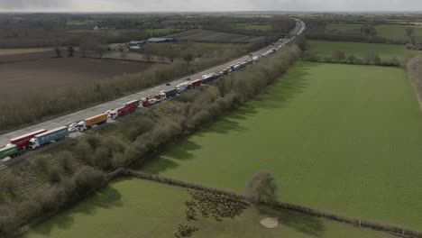 Stau-Auf-Der-Autobahn-M6,-März,-Vereinigtes-Königreich,-Warwickshire,-Luftbild,-Hirsch,-Leitartikel