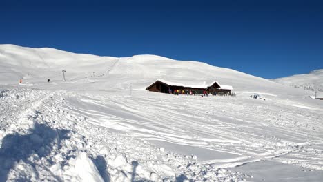 Vetlebotn-In-Myrkdalen,-Norwegen-–-Statischer,-Verschneiter-Bergausschnitt-Vom-Skigebiet-In-Norwegen