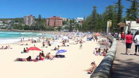 Manly-Beach-Australien-Tag-Sonniger-Strand-NSW-Urlaub