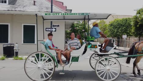 Estas-Son-Imágenes-Editoriales-De-Carruajes-De-Caballos-Y-Carruajes-Del-Centro-De-La-Ciudad-En-Nueva-Orleans,-Luisiana.