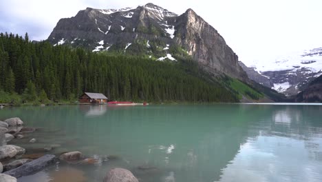 Lake-Louise-in-Banff-National-Park-with-a-wooden-boathouse