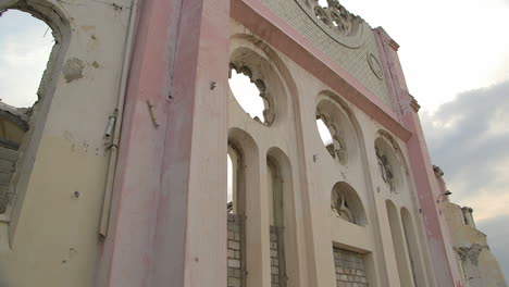 Slow-Tilt-up-of-Port-au-Prince'-cathedral