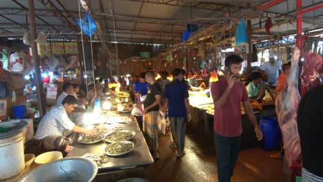 Una-Vista-De-Un-Mercado-De-Pescado-Local-En-Bangladesh.