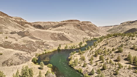 Deschutes-River-Oregon-Luftbild-V66-Drohnenüberflug-Erholungsgebiet-Deschutes-River,-Aufnahme-Der-Wunderschönen-Naturlandschaft-Des-Frog-Springs-Canyon-Im-Sommer-–-Aufgenommen-Mit-Mavic-3-Cine-–-August-2022
