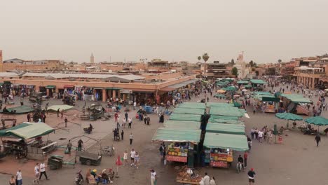 Daily-life-at-jemaa-el-fna-market-square