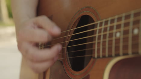 Guitar-Solo-Close-up-shot