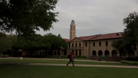 Quad-area-and-memorial-tower-on-the-campus-of-Louisiana-State-University-with-Timelapse-video