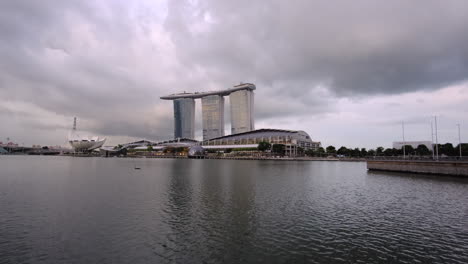 Marina-Bay-landscape-of-the-building-and-its-bay