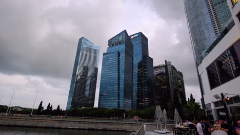 Distrito-De-Negocios-De-Singapur-Y-El-Edificio-De-Gran-Altura.