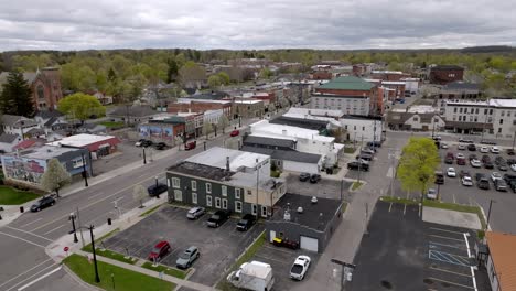 Downtown-Marshall,-Michigan-with-drone-video-at-an-angle-moving-forward