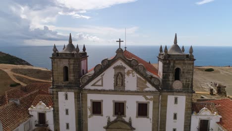 Luftaufnahme-Des-Kap-Espichel-Heiligtums-Sesimbra-Portugal
