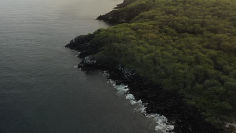 Wunderschöne-Galapagos-Inseln-San-Cristobal-Drohnen-Luftaufnahmen
