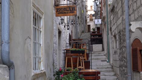 Cozy-Narrow-Streets-in-Authentic-Croatian-Korcula-Village