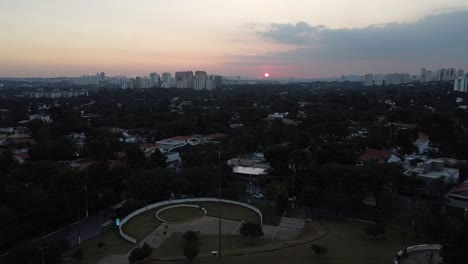 Der-Sunset-Square-In-São-Paulo-–-Brasilien