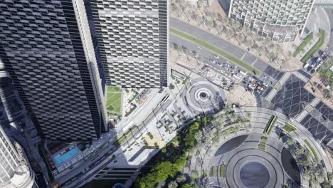 Schnelle,-Beschleunigte-Aufnahme-Mit-Blick-Auf-Die-Innenstadt-Von-Dubai-Vom-Burj-Khalifa,-Dubai