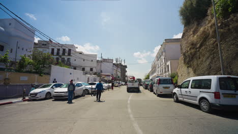 Tráfico-Y-Peatones-En-La-Calle-De-Argel-En-Argelia.