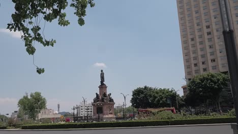 The-Glorieta-De-Colon-Roundabout,-Where-Paseo-De-La-Reforma-Meets-Avenida-Morelos