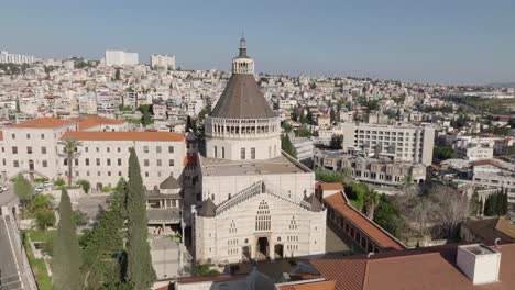 Vista-Aérea:-Basílica-De-La-Iglesia-De-La-Anunciación-En-Nazaret,-Israel