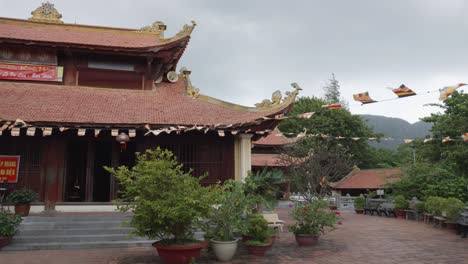 Sehenswürdigkeiten-Im-Buddhistischen-Tempel-Van-Son-Pagode-In-Der-Stadt-Con-Dao,-Ba-Ria---Vung-Tau,-Vietnam