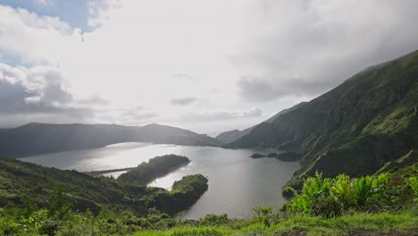 Windy-Lagoa-do-Fogo,-São-Miguel-Island,-Azores