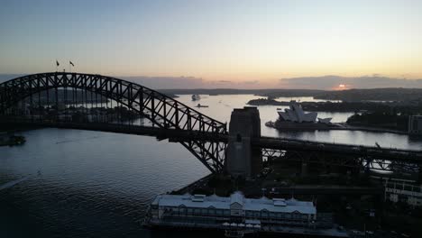 Ruhiger-Sonnenaufgang-Am-Hafen-Von-Sydney-An-Einem-Klaren-Sommermorgen