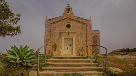 Timelapse-of-Victoria-Lines-fortification-chapel,-Rabat,-Malta