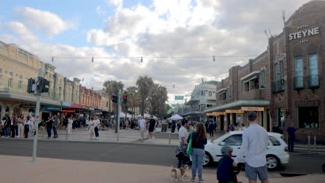 Männliche-Menschenmenge-Corso-Wochenende-Menschen-Einkaufen-Sydney-Australien-4k