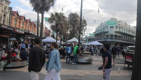 The-Corso-in-Manly-stalls-markets-in-Sydney,-Australia