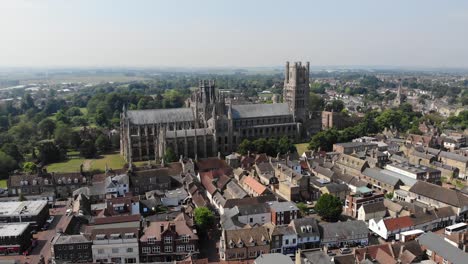 turning-Drone-shot-of-Ely-Cathedral-in-Cambridgeshire,-UK
