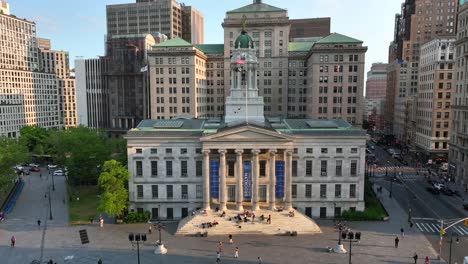 Brooklyn-Borough-Hall-Es-Un-Edificio-En-El-Centro-De-Brooklyn,-Nueva-York.