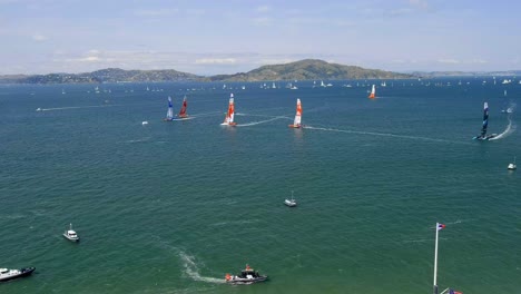 Veleros-Girando-Durante-La-Competición-De-Vela,-Gran-Premio-De-Vela