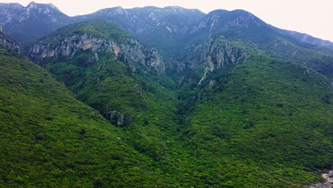 Paisaje-Natural-Salvaje-De-Montañas-Boscosas-En-La-Península-De-Datça,-Provincia-De-Muğla,-Turquía