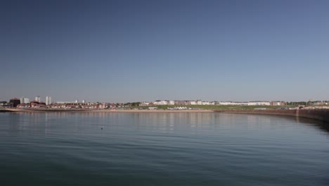 Panoramic-shot-of-Roker-Seafront-from-Roker-Pier-in-Sunderland,-UK