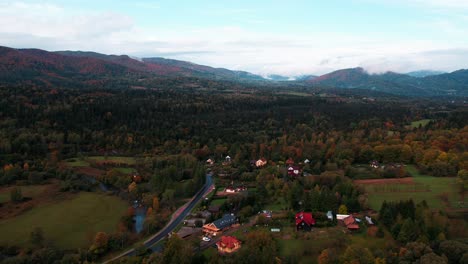 Colorful,-autumn-mountains-of-Bieszczady