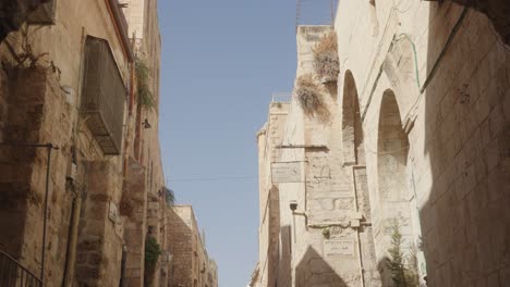 Streets-of-Old-City-in-Jerusalem,-Israel