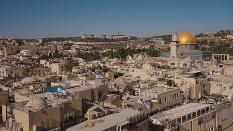 Blick-Von-Der-Dachterrasse-Auf-Den-Felsendom,-Tempelberg-Im-Herzen-Von-Jerusalem,-Israel