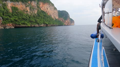 boat-trip,-seeing-rocks-in-amazing-Thailand