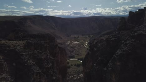 Pinturas-river-canyon-in-argentinean-patagonia
