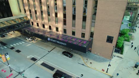 entrance-of-Hyatt-Regency-Chicago