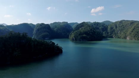 Luftaufnahme-Der-Großen-Seen-Im-Nationalpark-Los-Haitises,-Dominikanische-Republik