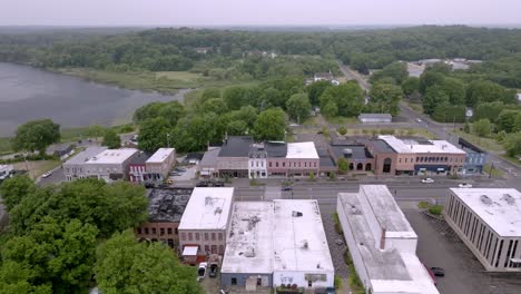 Downtown-Cassopolis,-Michigan-with-drone-video-moving-sideways