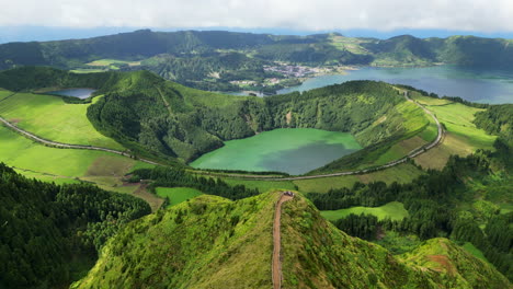 A-quiet-day-on-the-view-point-overlooking-Sete-Cidades-the-double-lake-on-the-island-of-Sao-Miguel-in-the-Azores